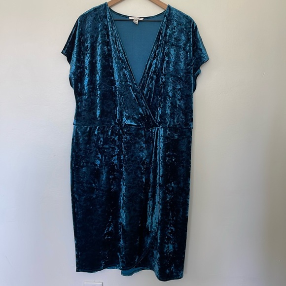 London Times Dresses & Skirts - London Time | Crushed Velvet 18W Faux Wrap Tulip Skirt Short Sleeve Mini Dress
